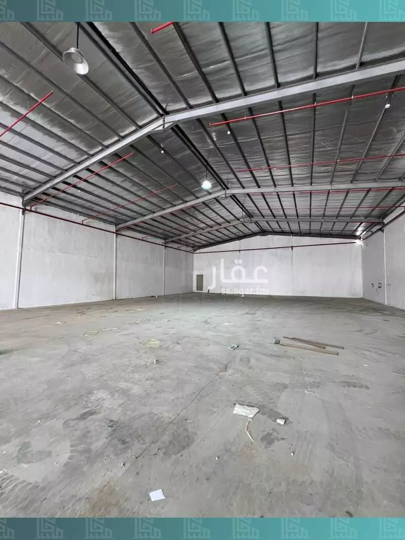 مستودع 1227 م² في ام الشعال 2