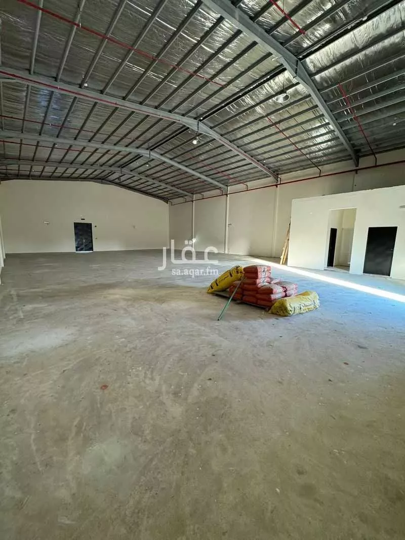 مستودع 1600 م² في المصفاة 5