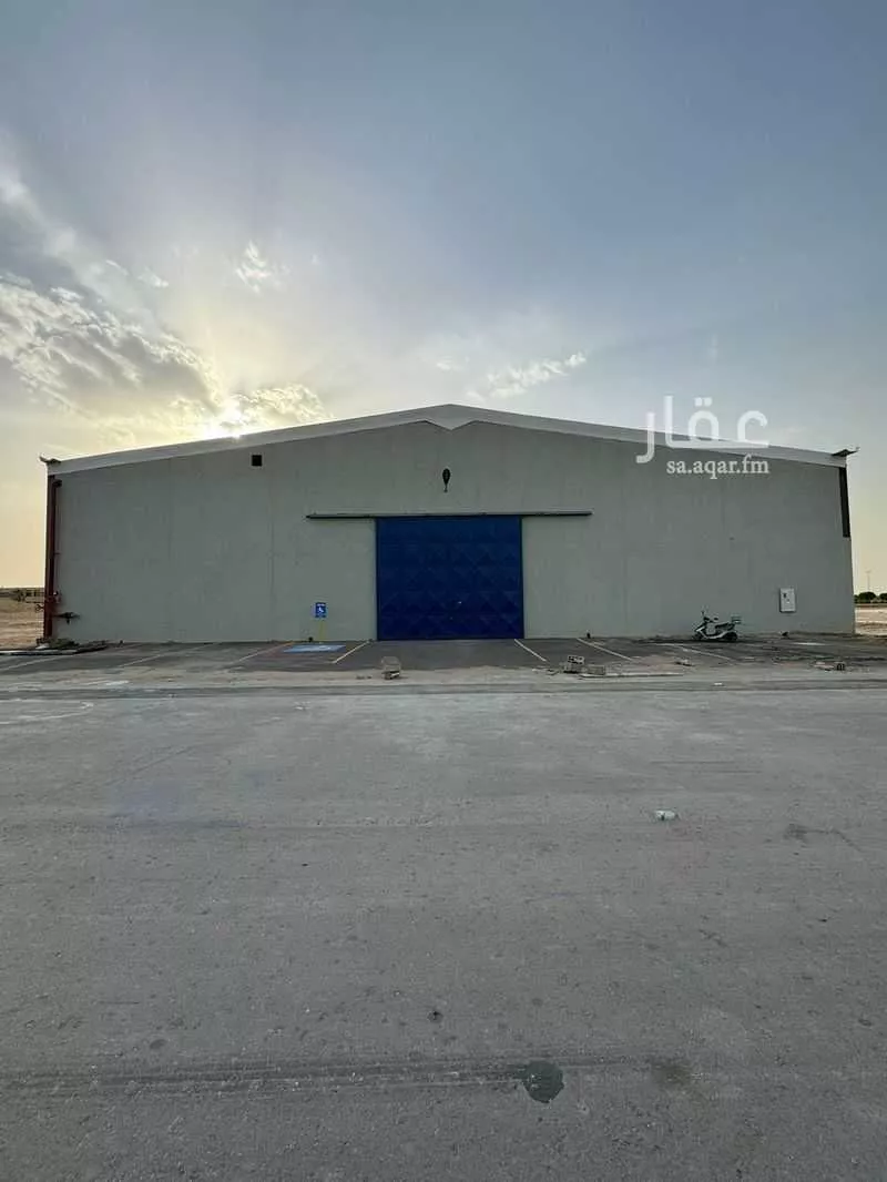 مستودع 1600 م² في المصفاة 1