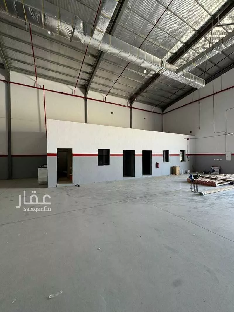 مستودع 1200 م² في طيبة 5