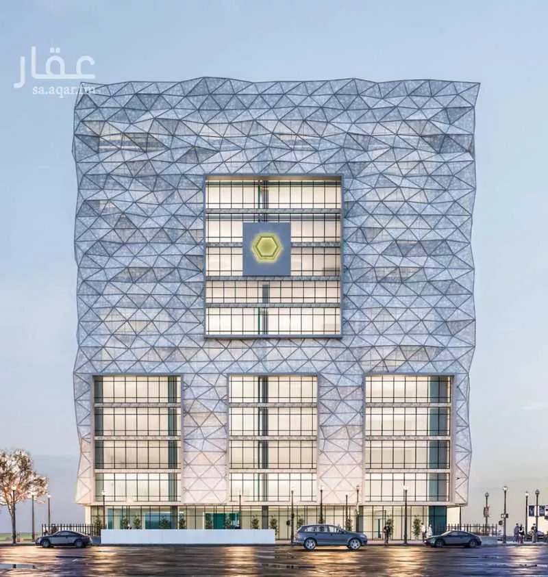 عمارة 2400 م² في الضباط 4