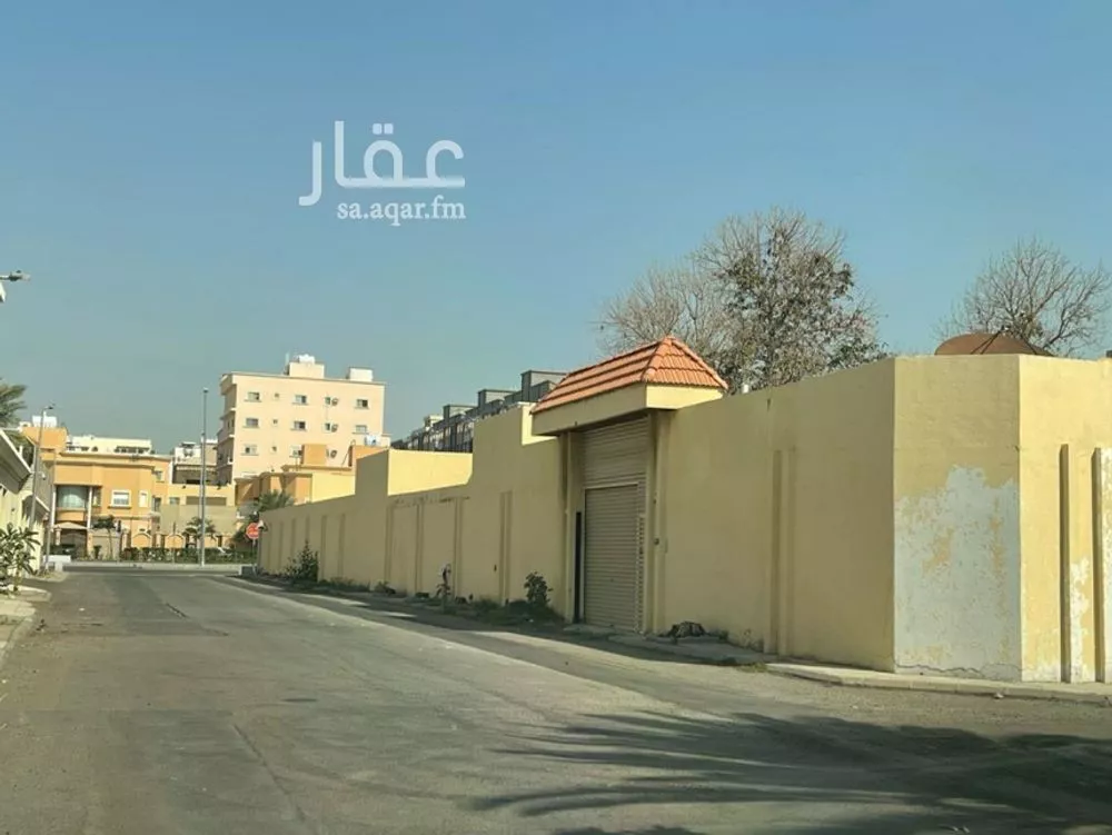 1675 sqm land in Al Rabwa 4