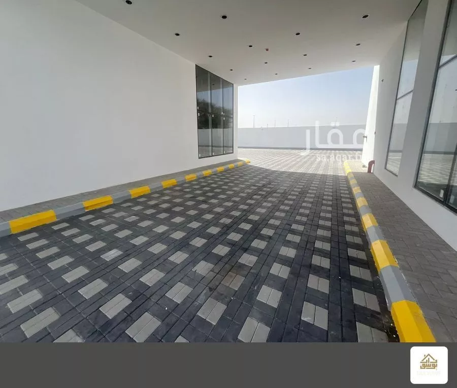 7033 sqm warehouse in Al Aziziyah 5