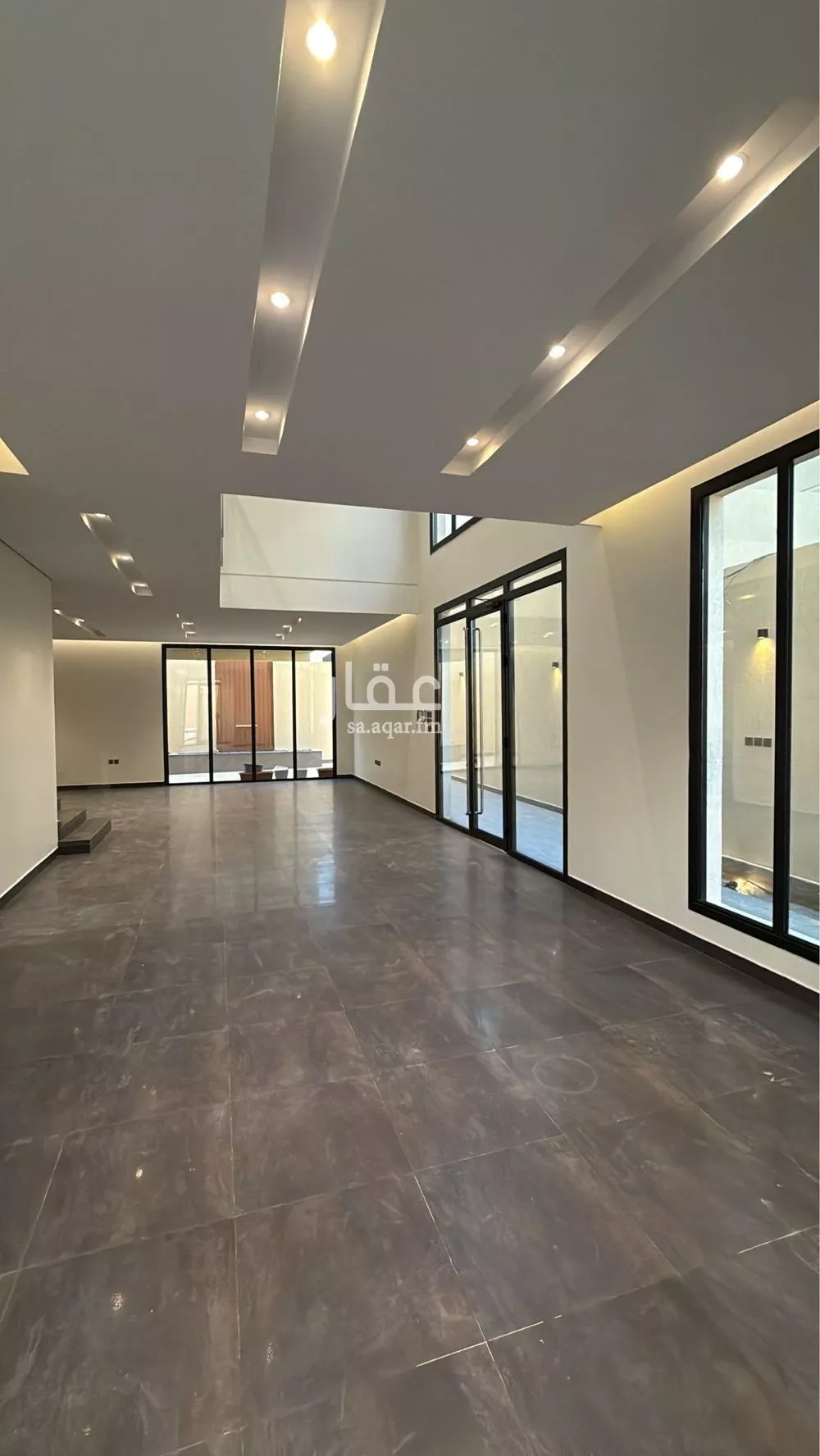 فيلا 5 غرف في العارض 2