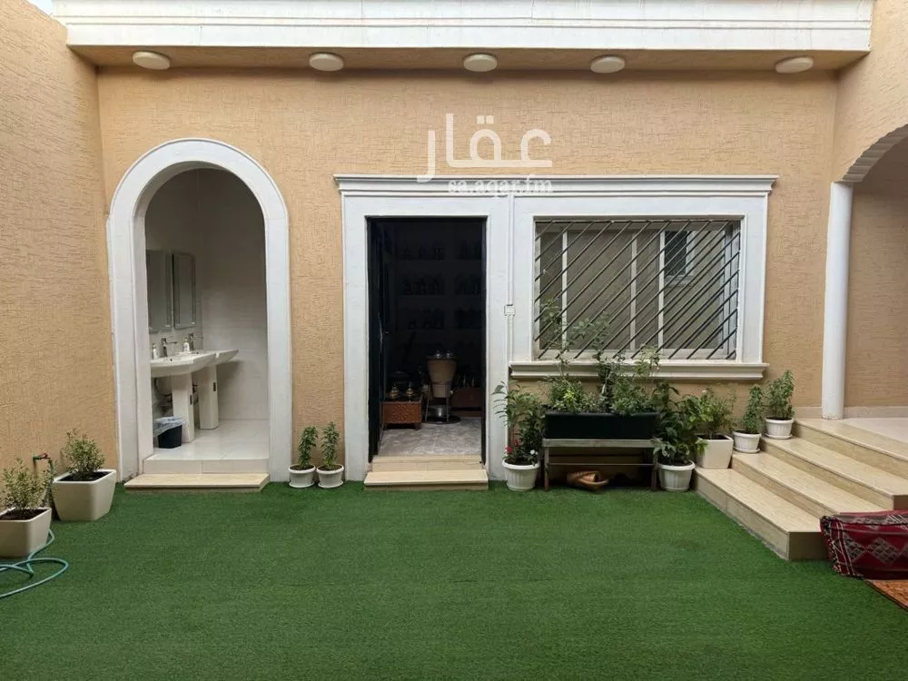 فيلا 7 غرف في النظيم 1