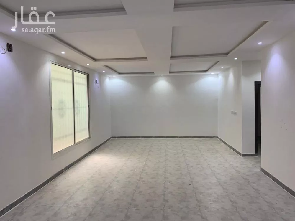 شقة 7 غرف في الرمال 4