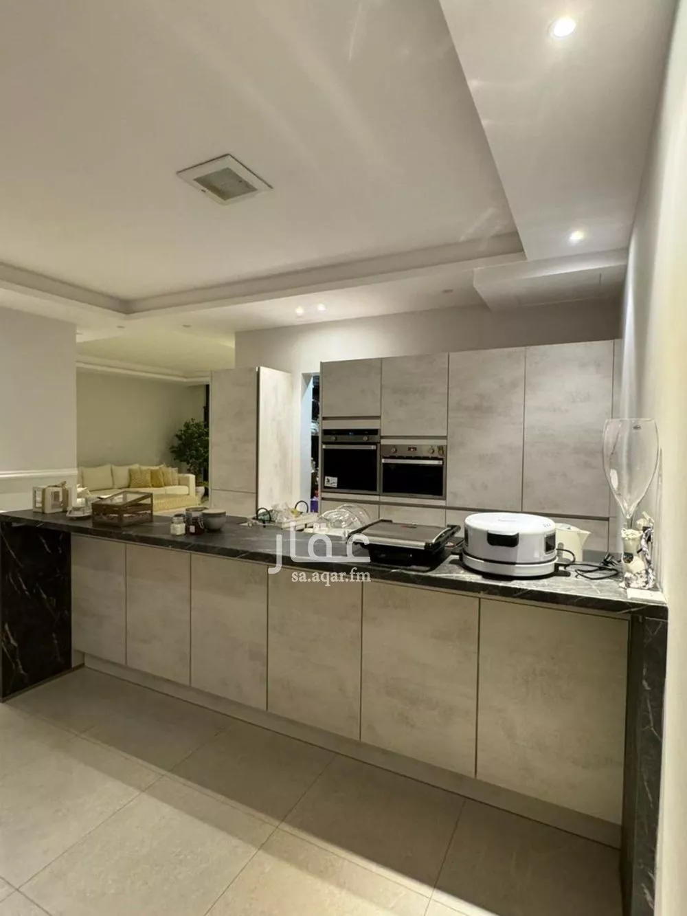 شقة 5 غرف في الملقا 4