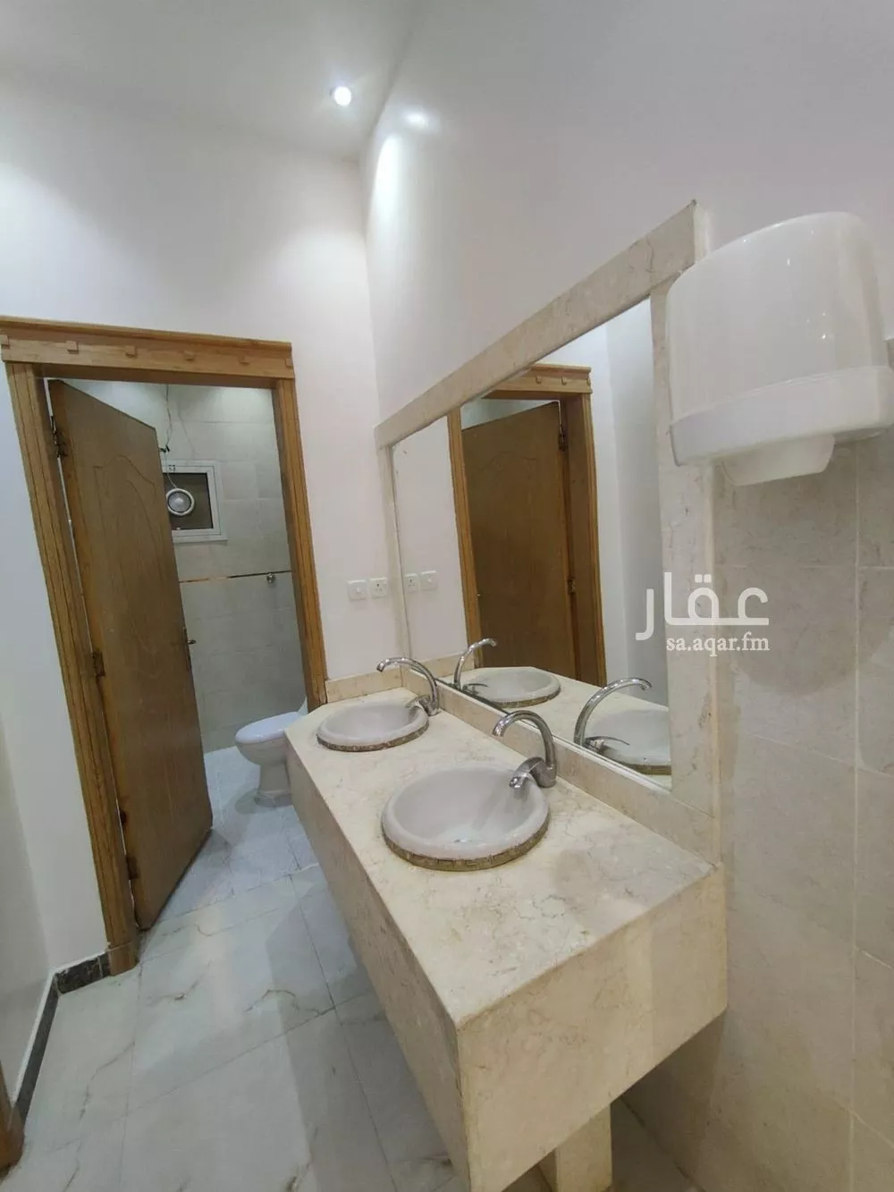 فيلا 8 غرف في الرمال 4