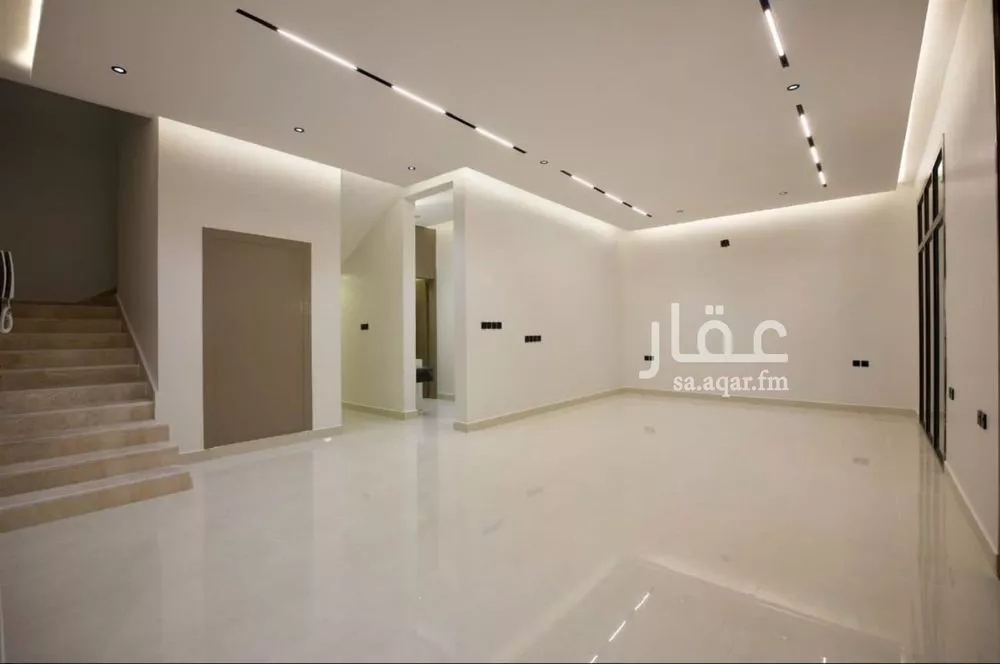 فيلا 8 غرف في الخليج 3