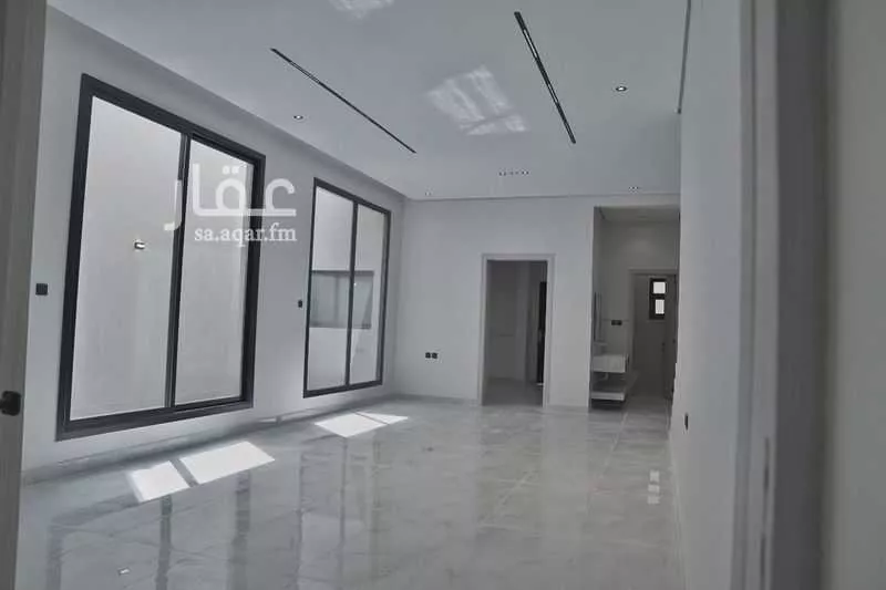 5 bedroom villa in Al Janadriyah 5