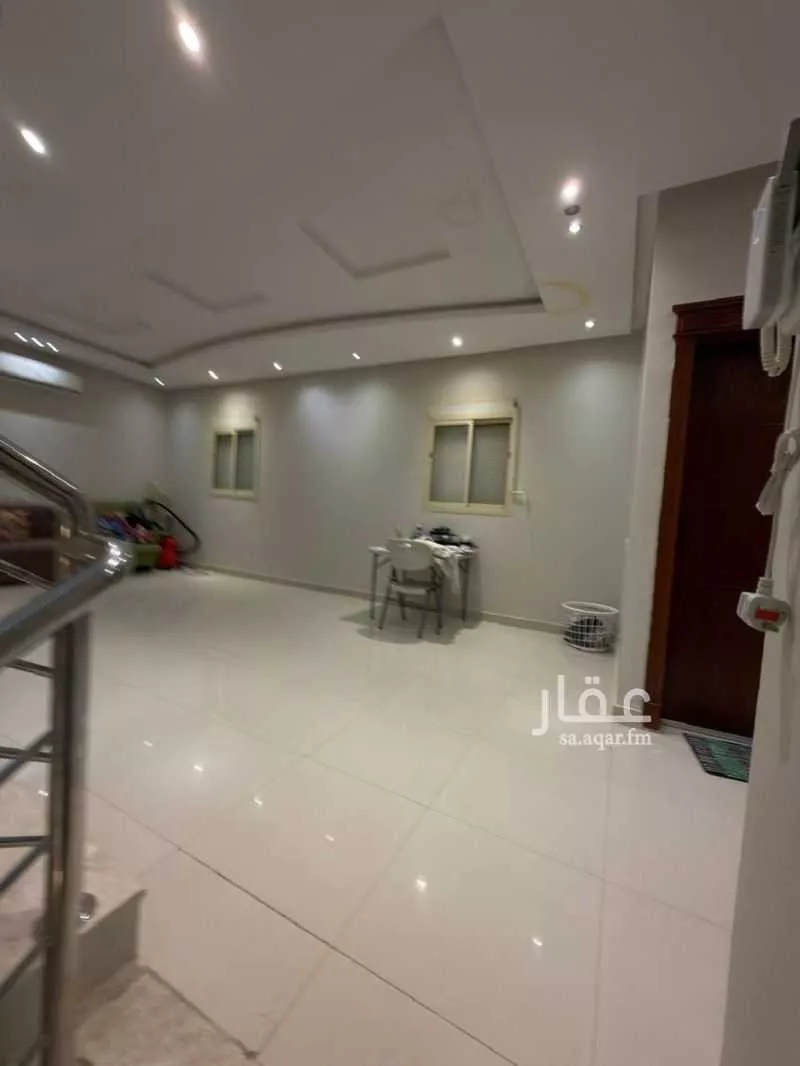 فيلا 10 غرف في المونسية 3