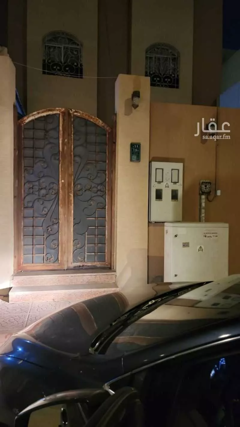 فيلا 12 غرف في العزيزية