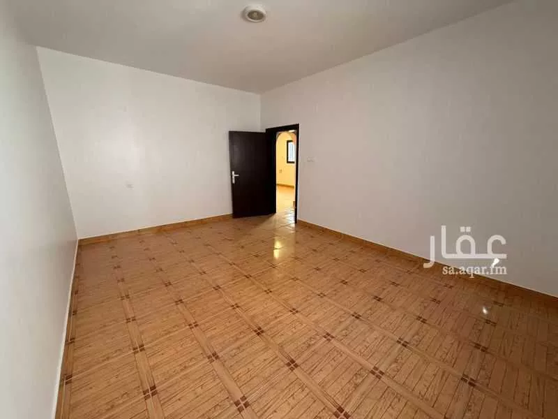 فيلا 11 غرف في العليا 4