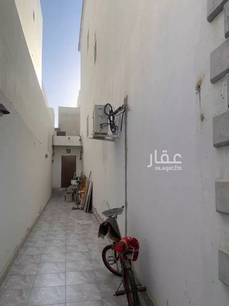 فيلا 7 غرف في الامواج 2