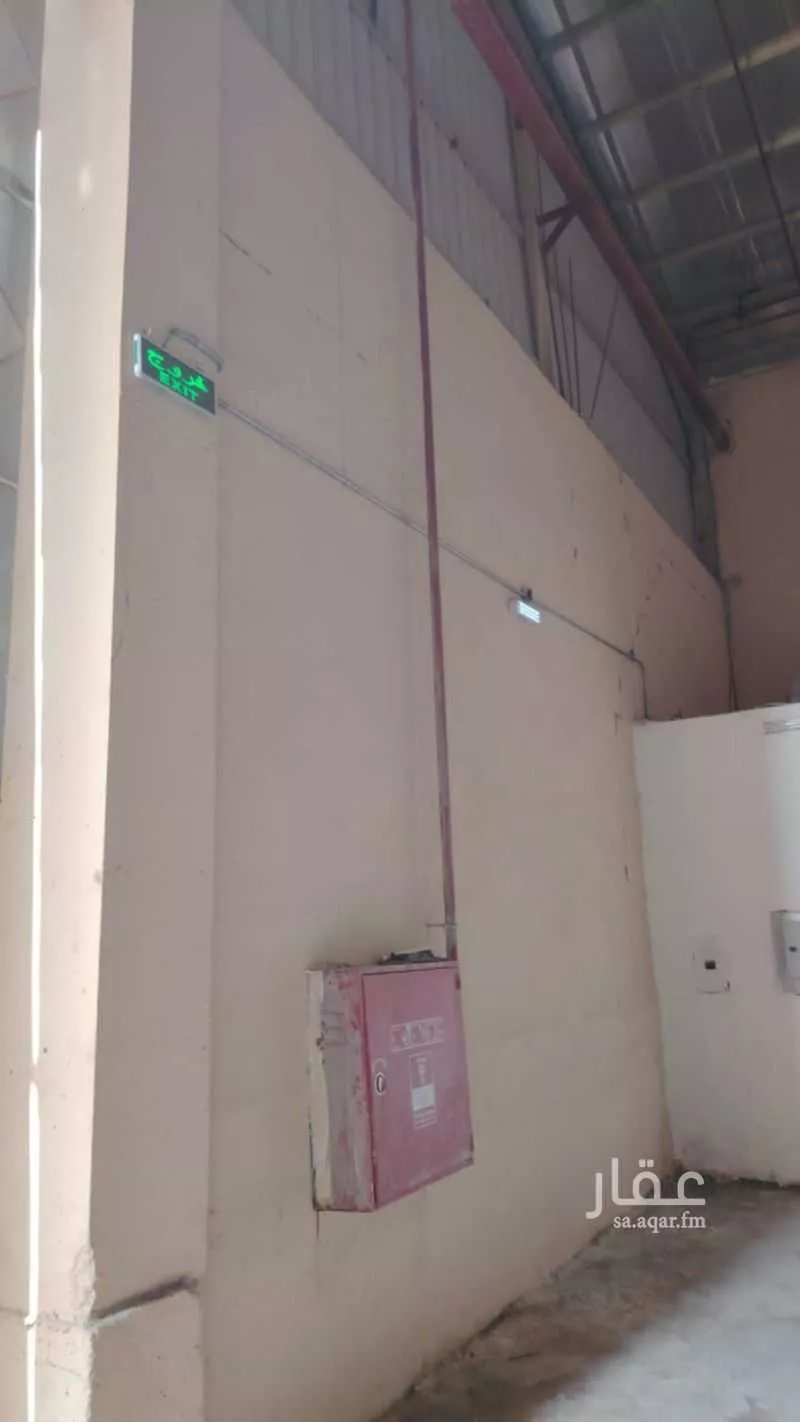 مستودع 840 م² في السلي 5