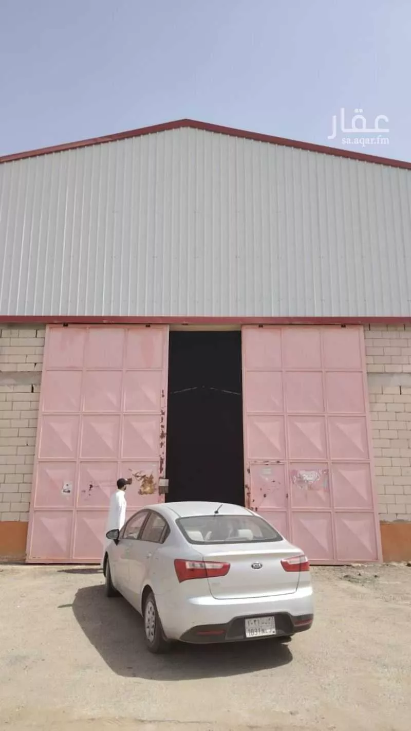 مستودع 840 م² في السلي 2