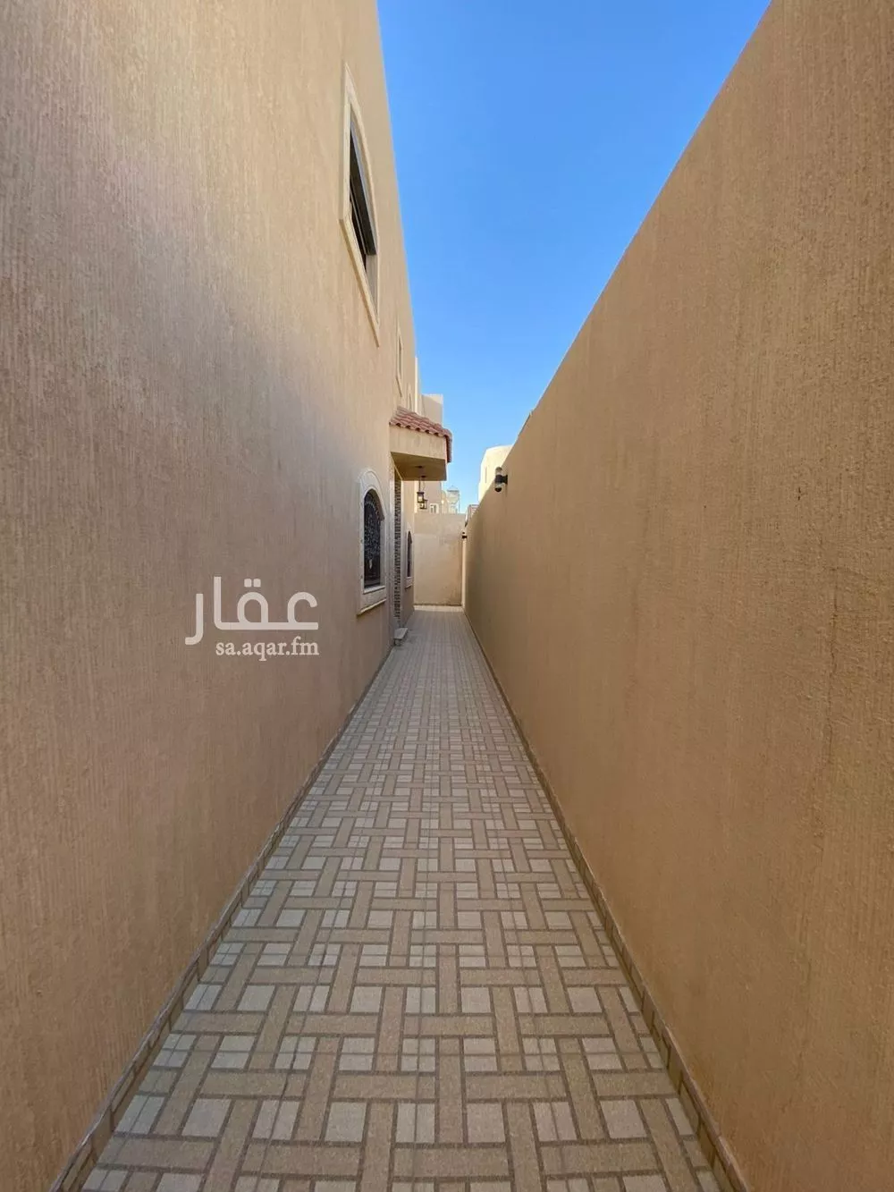 فيلا 11 غرف في الوادي 5