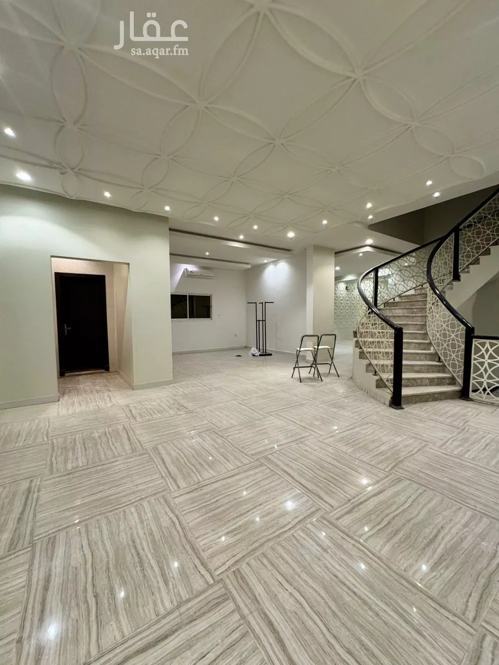 فيلا 7 غرف في العارض 2