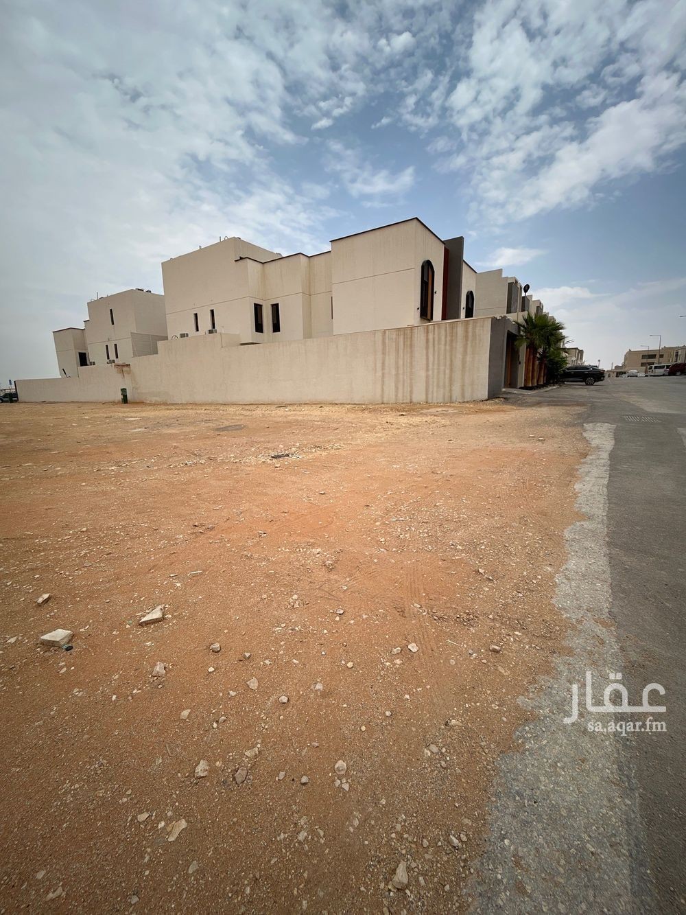 عقار  في عكاظ، الرياض 6