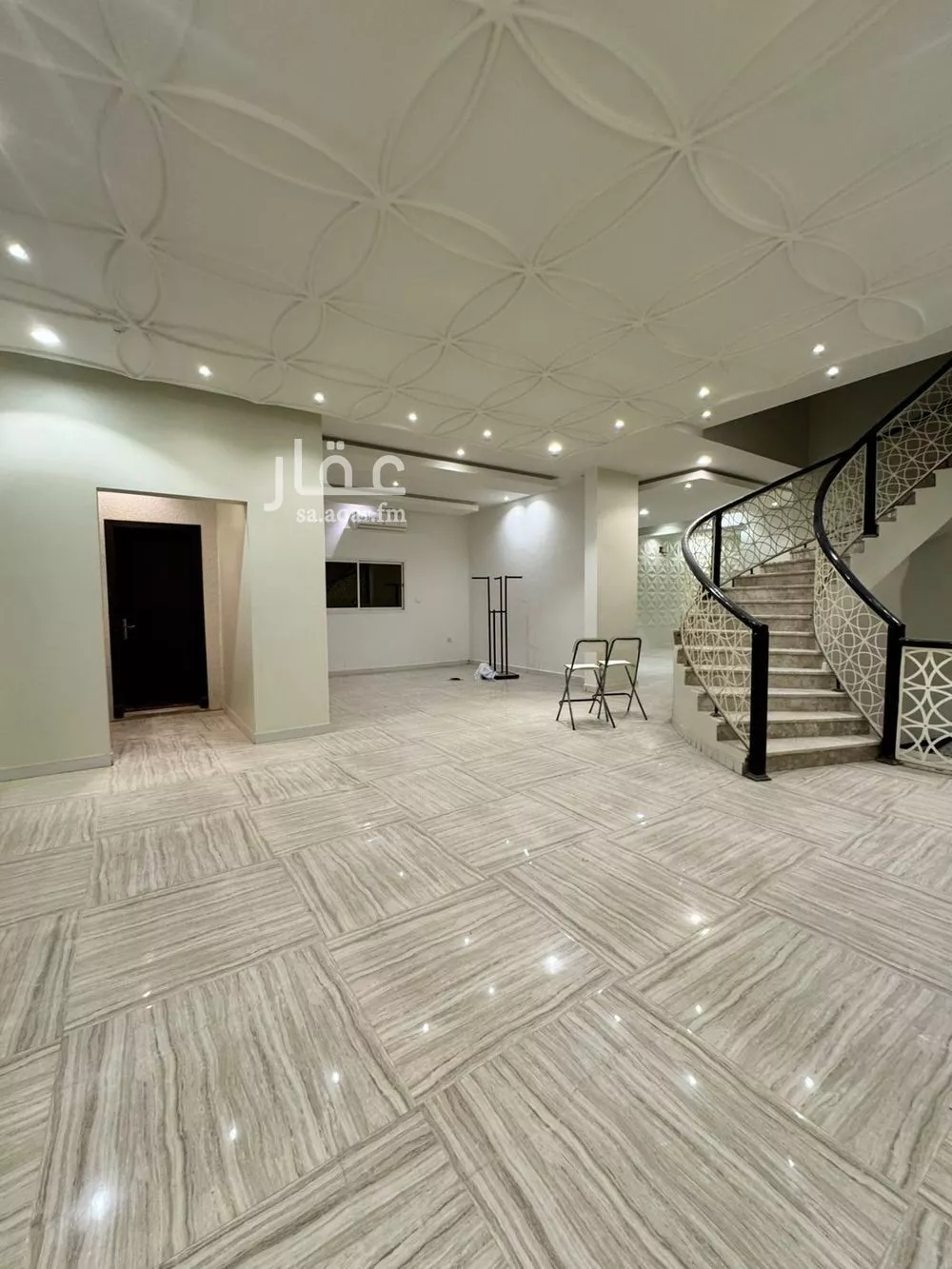 فيلا 7 غرف في العارض 4