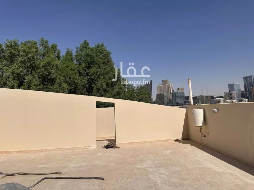 فيلا 12 غرف في العقيق 3