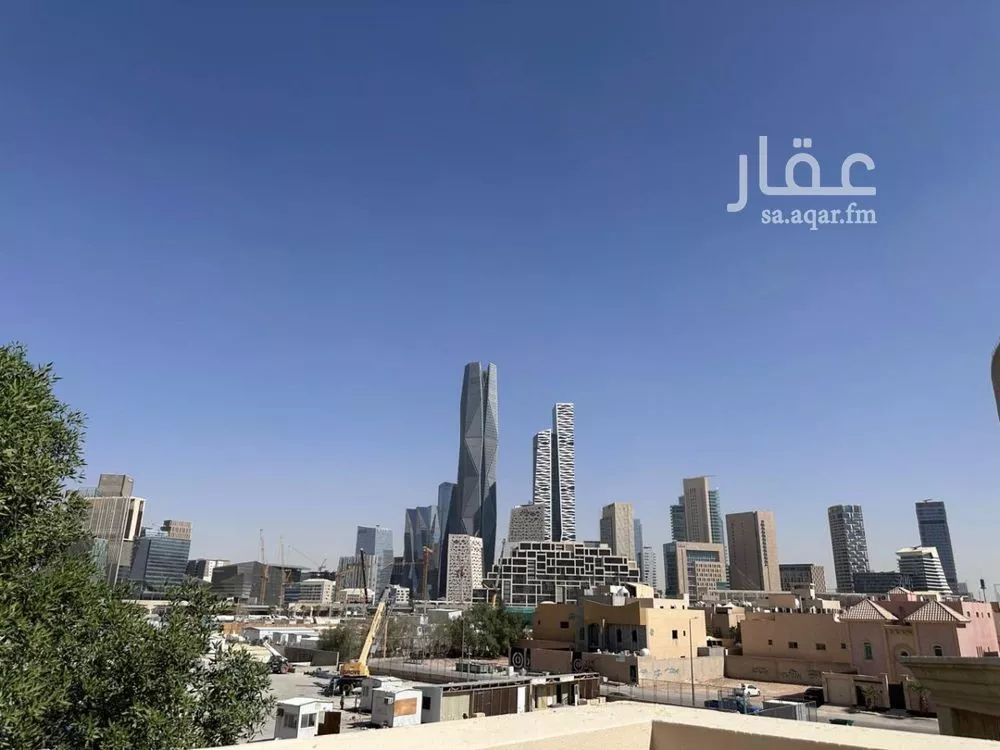 فيلا 12 غرف في العقيق 1