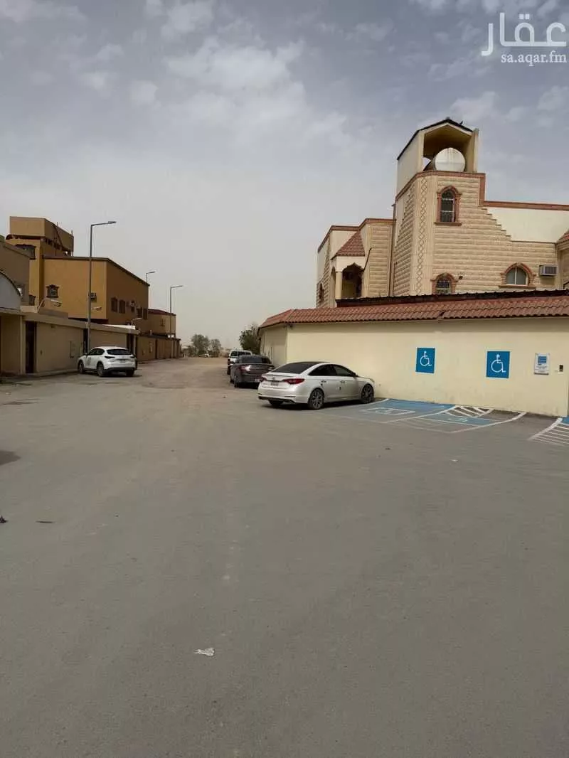 فيلا 15 غرف في العريجاء 3