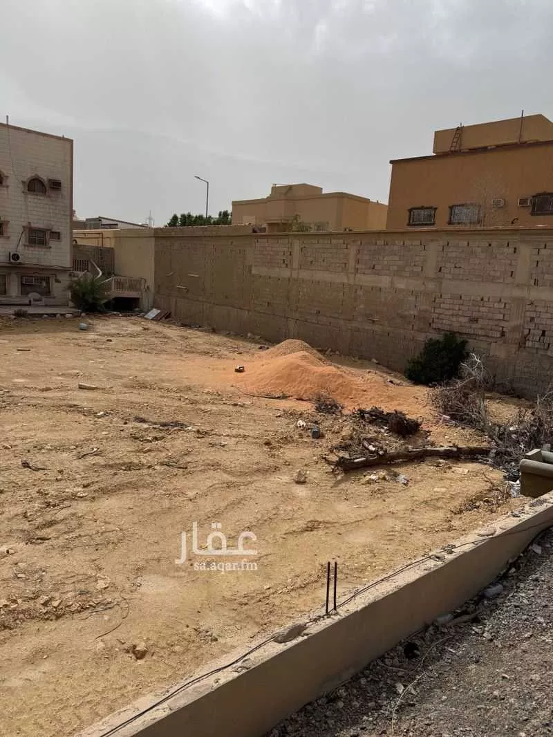 أرض 772 م² في العريجاء 1