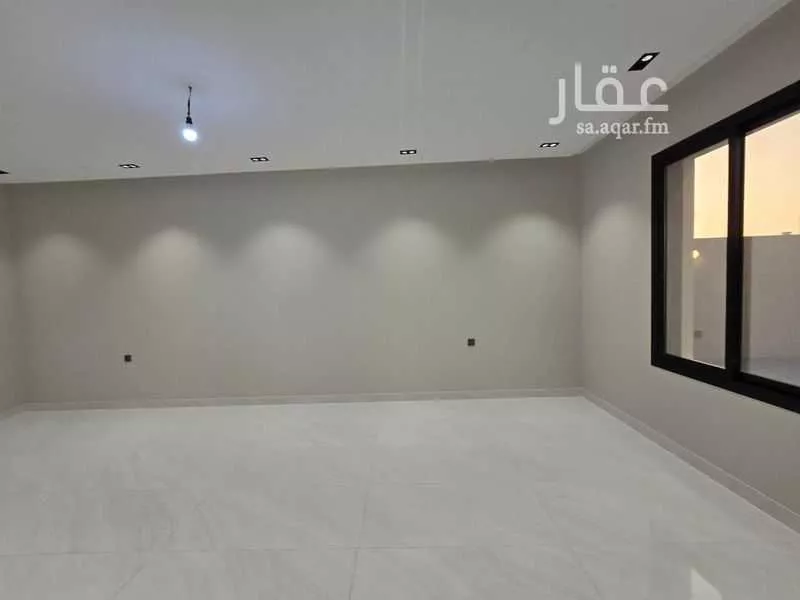 فيلا 15 غرف في طيبة 4