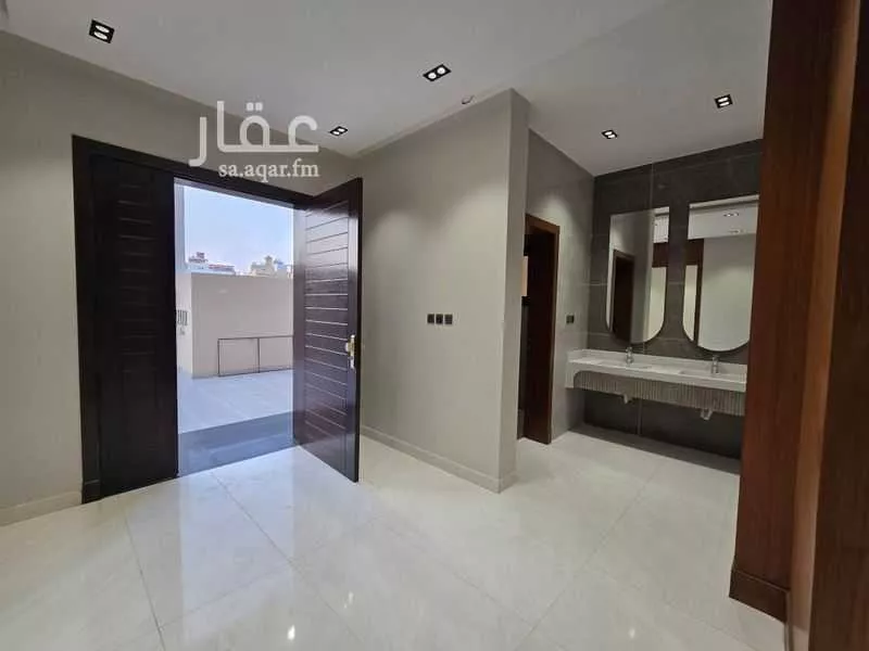 فيلا 15 غرف في طيبة 2