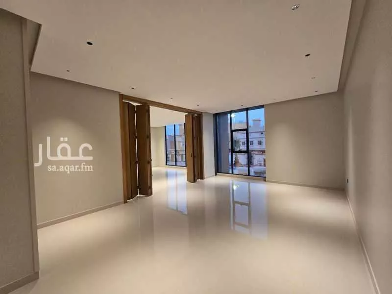 شقة 15 غرف في طيبة 5