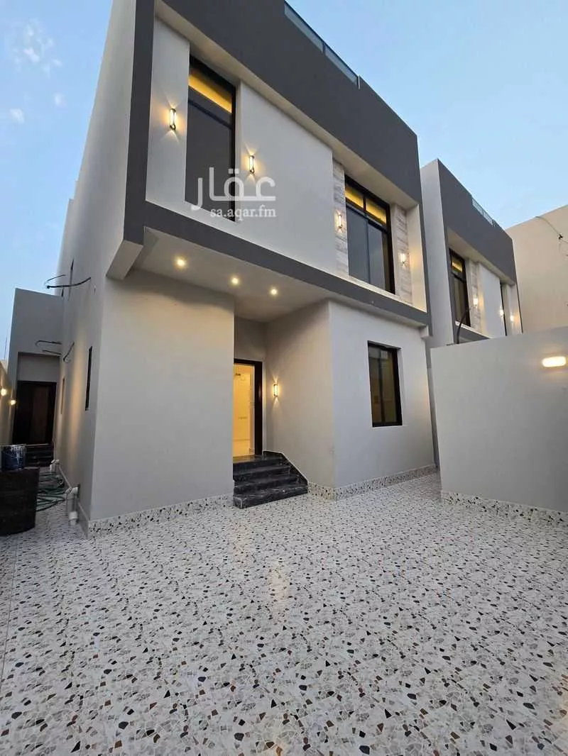 8 bedroom villa in Al Rahmaniyyah 2
