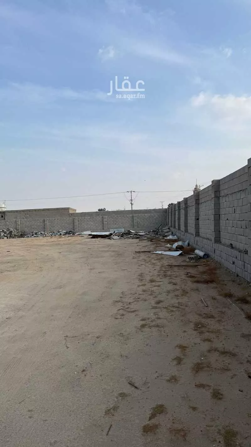 أرض 2500 م² في الحمراء و ام الجود 4