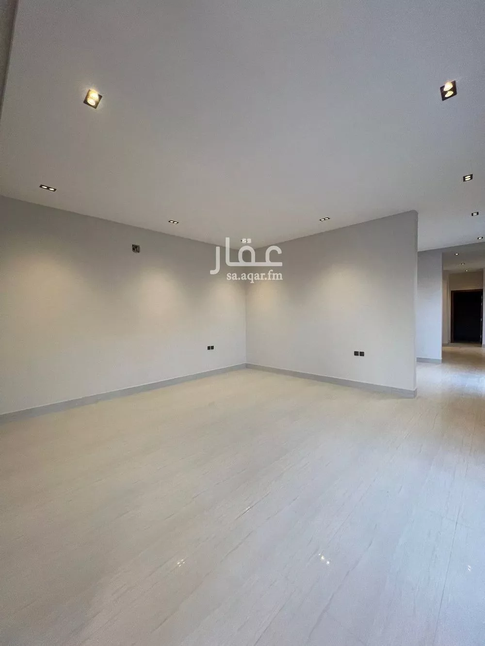 فيلا 6 غرف في المهدية 5