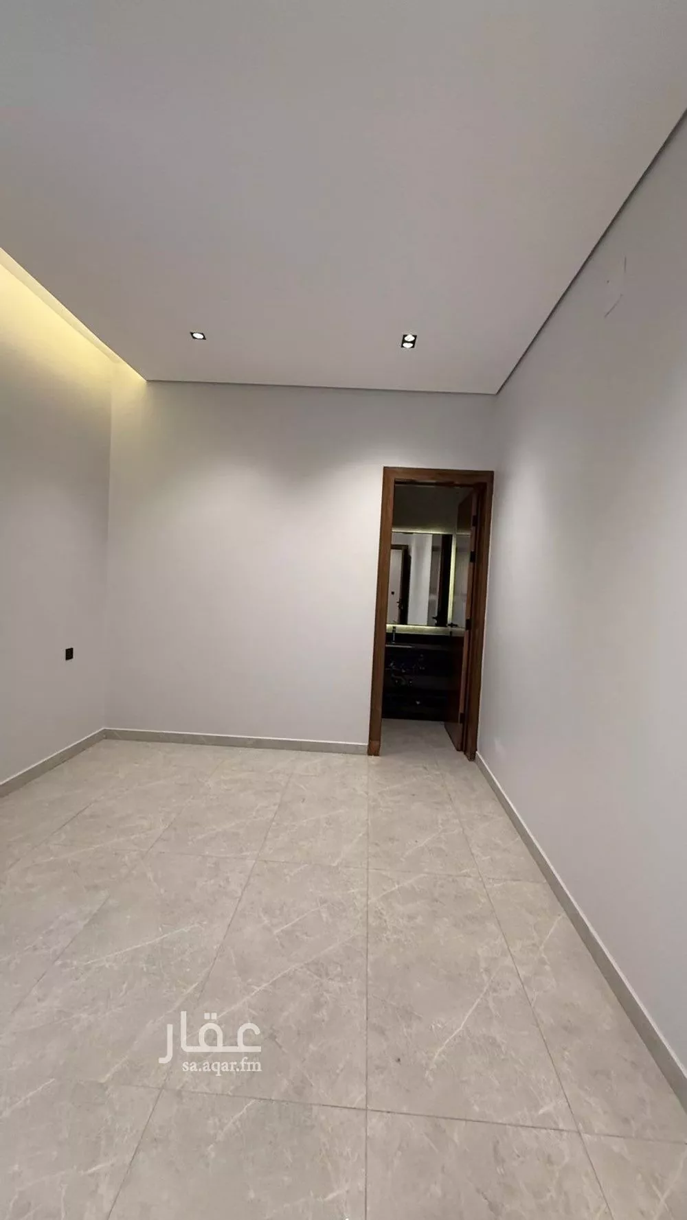 فيلا 6 غرف في المهدية 5