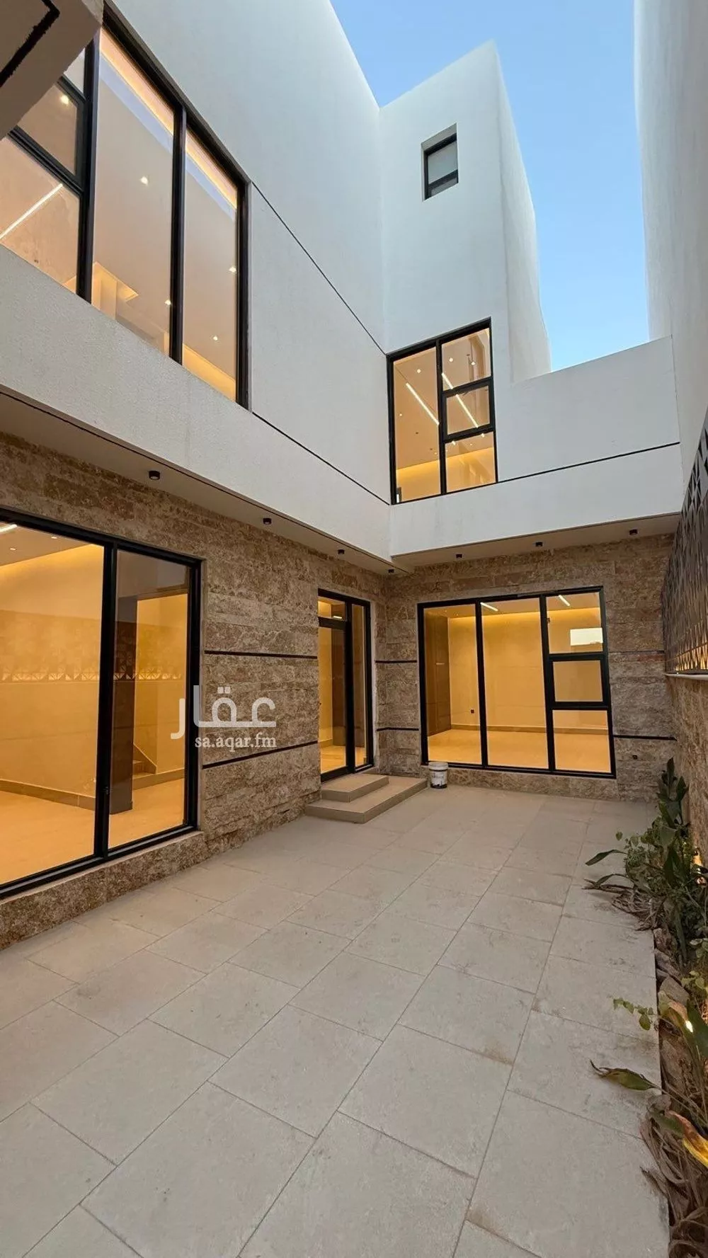 فيلا 6 غرف في المهدية 5