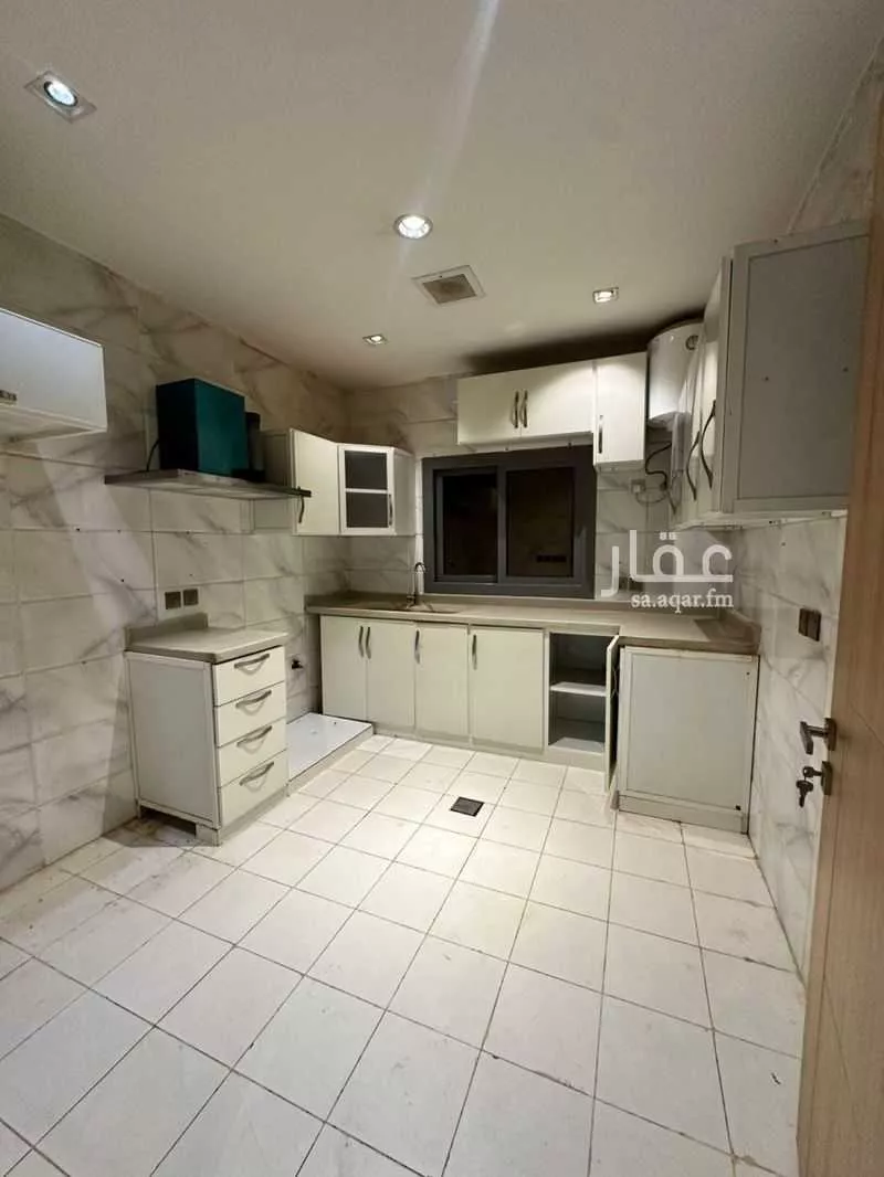 3 bedroom floor in Al Munsiyah 3