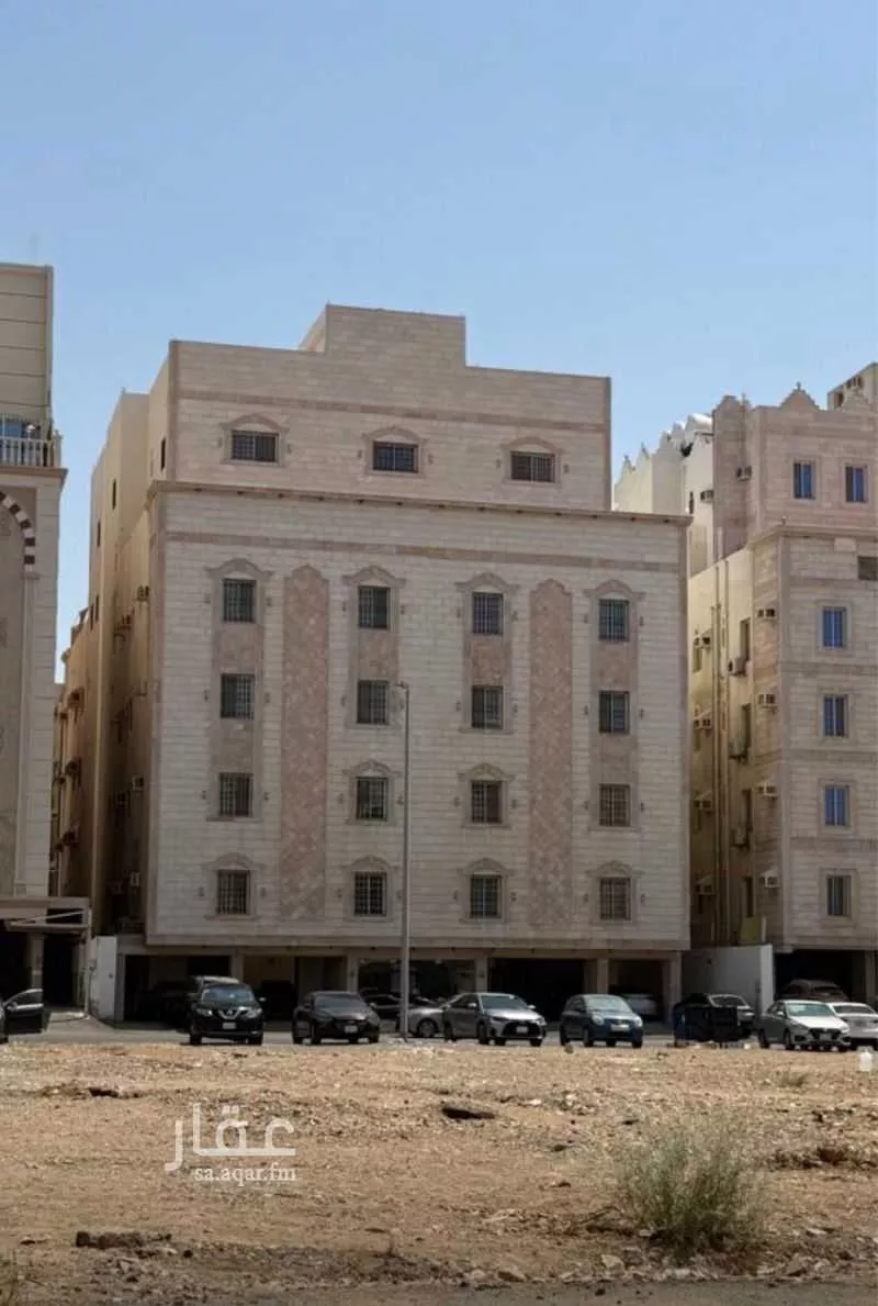 عمارة 321 م² في الريان 1