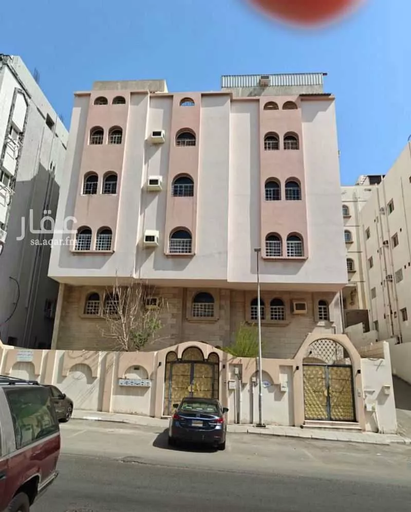 عمارة 520 م² في النزهة 1