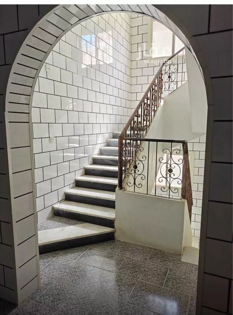 عمارة 520 م² في النزهة 5