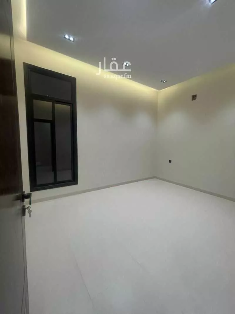 فيلا 9 غرف في الشرق 4