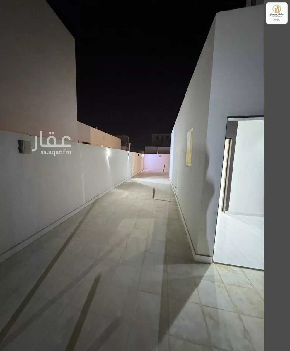 8 bedroom floor in Al Janadriyah 3