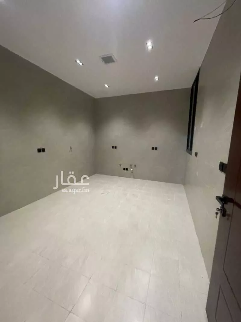 فيلا 9 غرف في الشرق 1