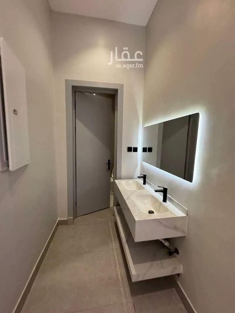 دور 8 غرف في الشرق 1