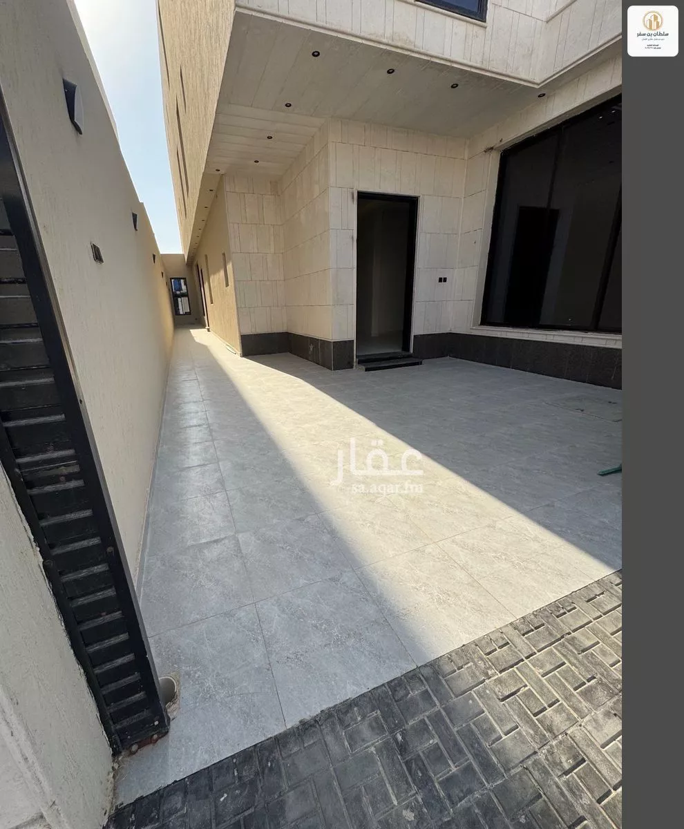 دور 8 غرف في الشرق 1