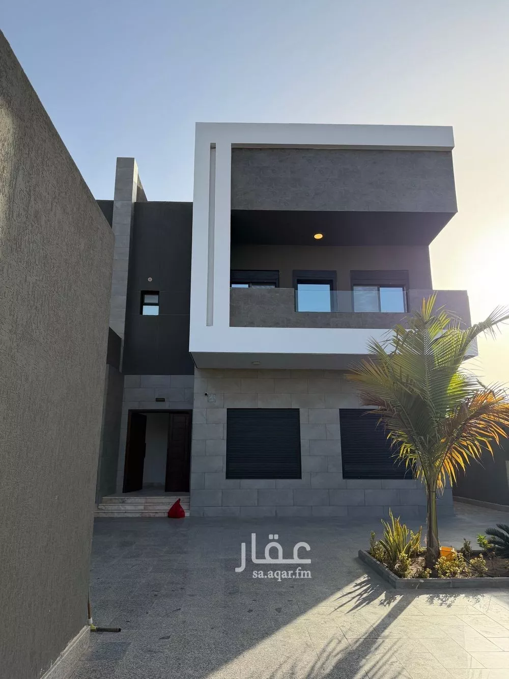 فيلا 5 غرف في الزمرد 2