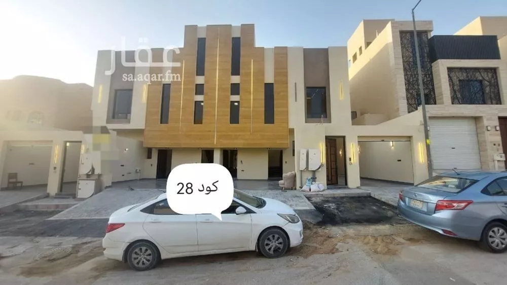 3 bedroom floor in Al Hazm 1