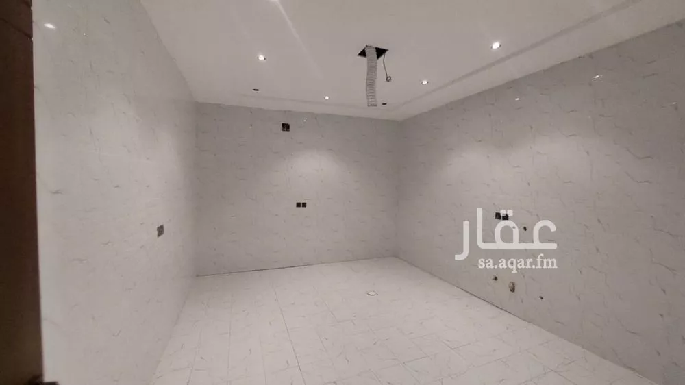 فيلا 4 غرف في عكاظ 5