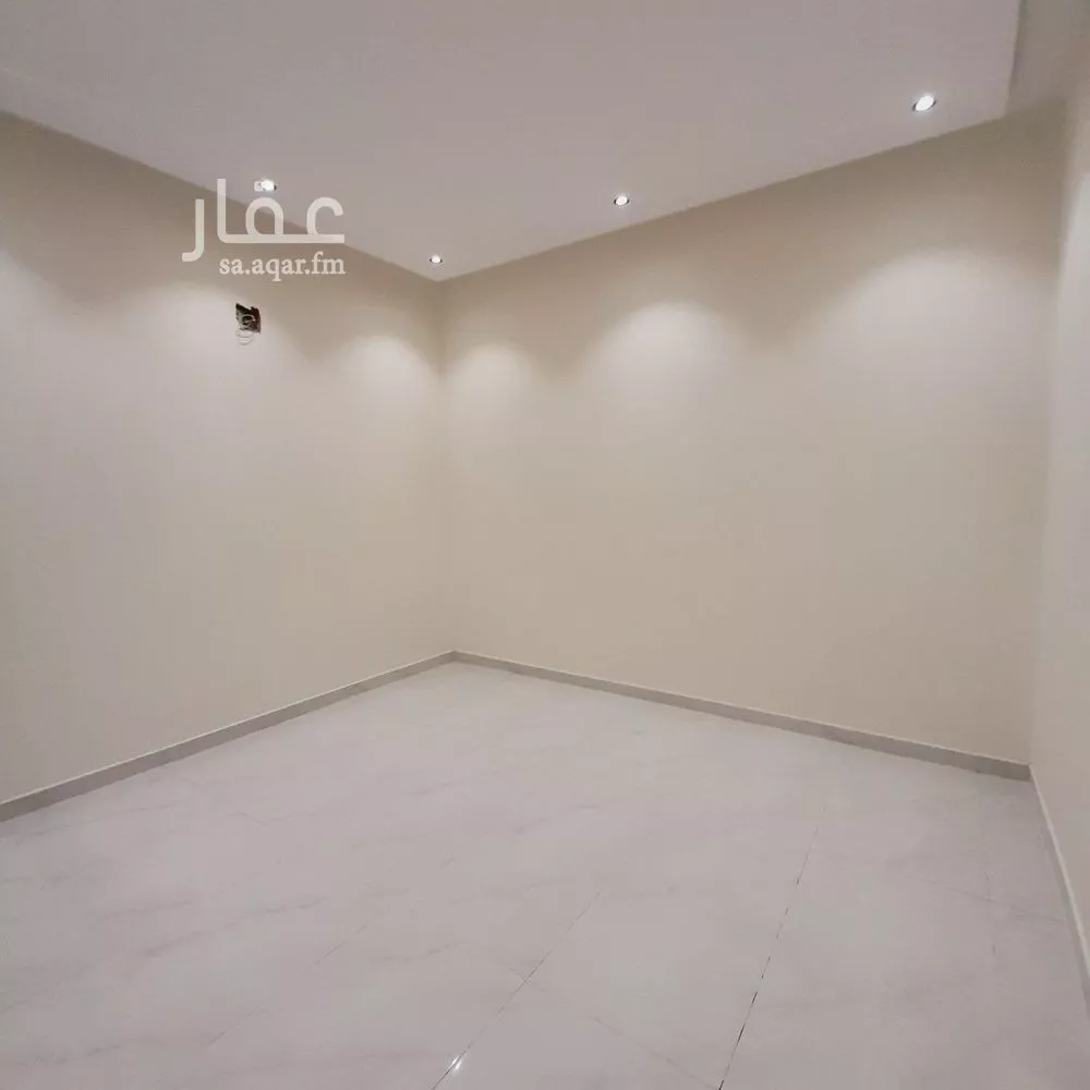 3 bedroom floor in Okaz 5