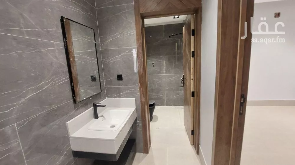 فيلا 5 غرف في عكاظ 2